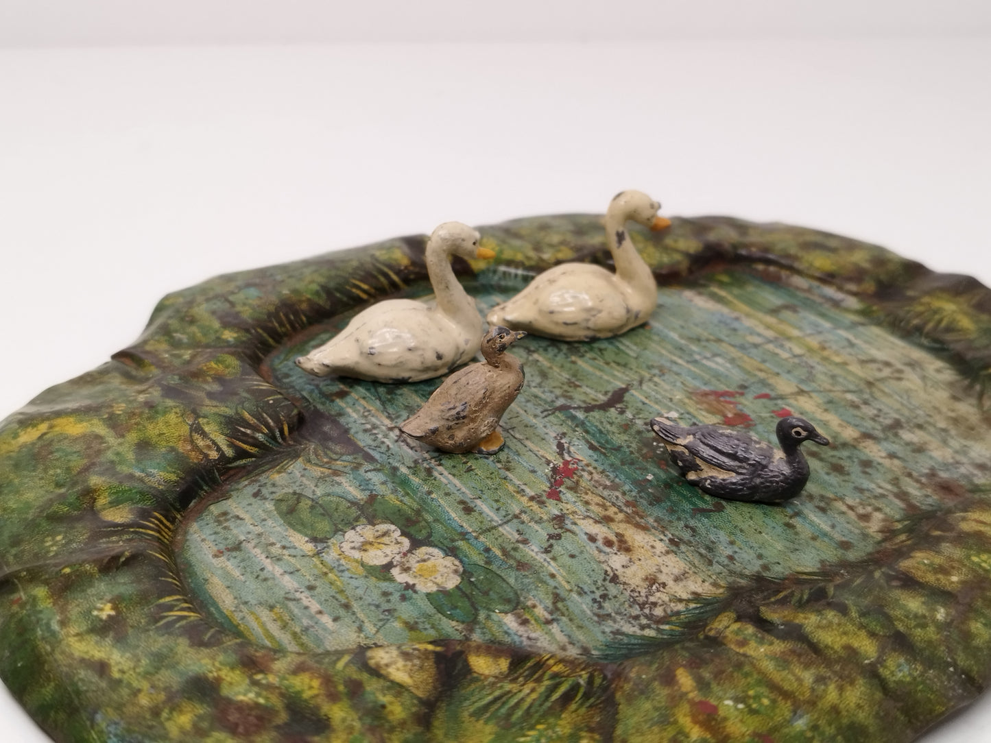 Britains Floral Garden #635 Tinplate Pond with Swans and Ducks - Pre War Scarce