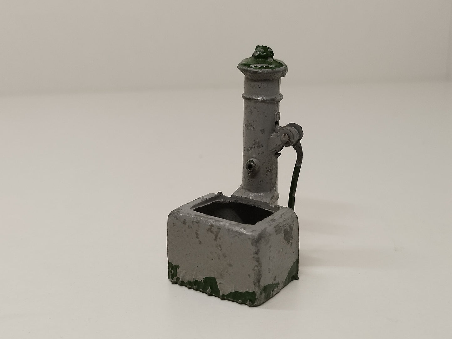F.G. Taylor & Sons Lead Farm Water Pump - Floral Garden