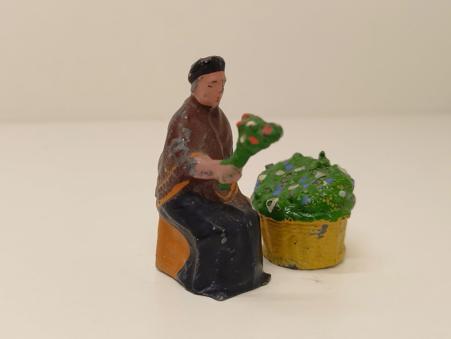 Charbens Lead Costermongers Series - Flower Seller in Brown & Black - Rare