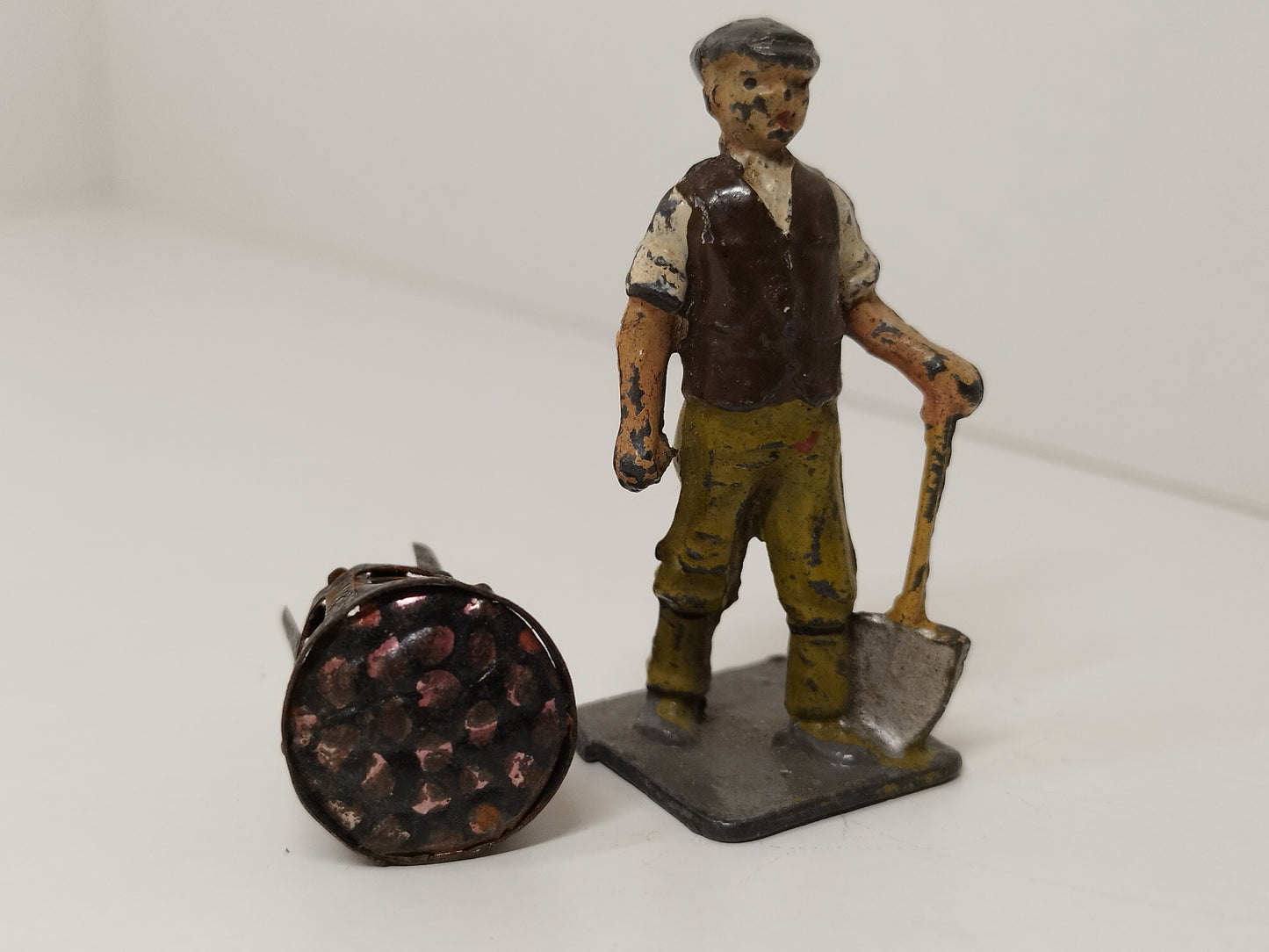 Charbens Pre War Road Workers Set - Workman with Spade & Brazier