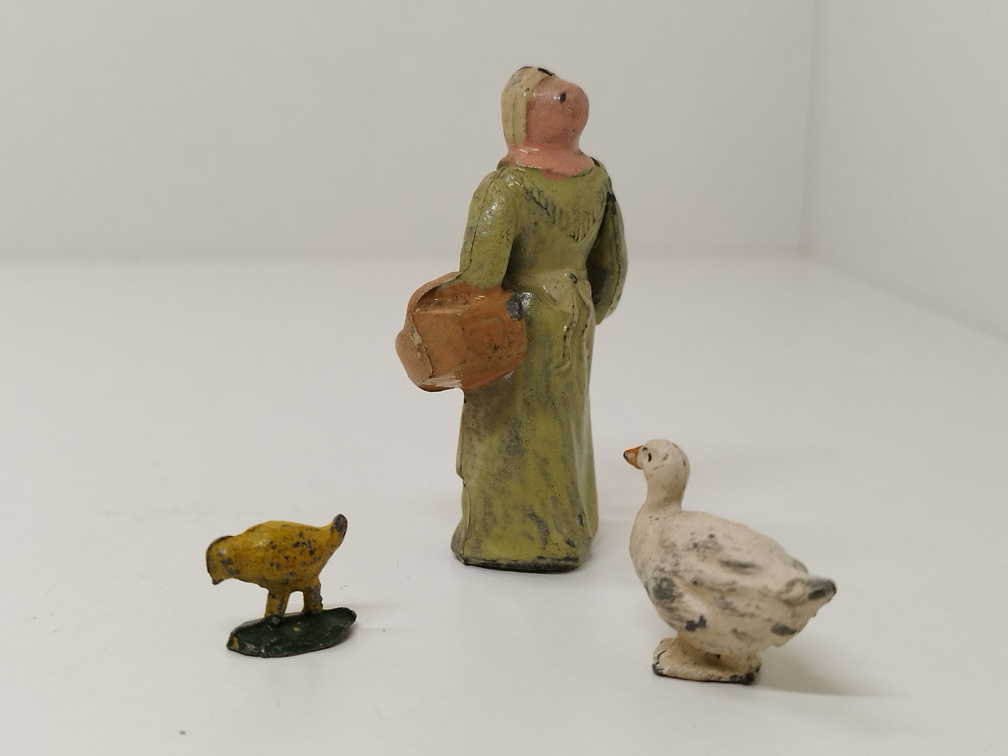 Britains Pre-War Home Farm - Farmers Wife with Goose and Chick