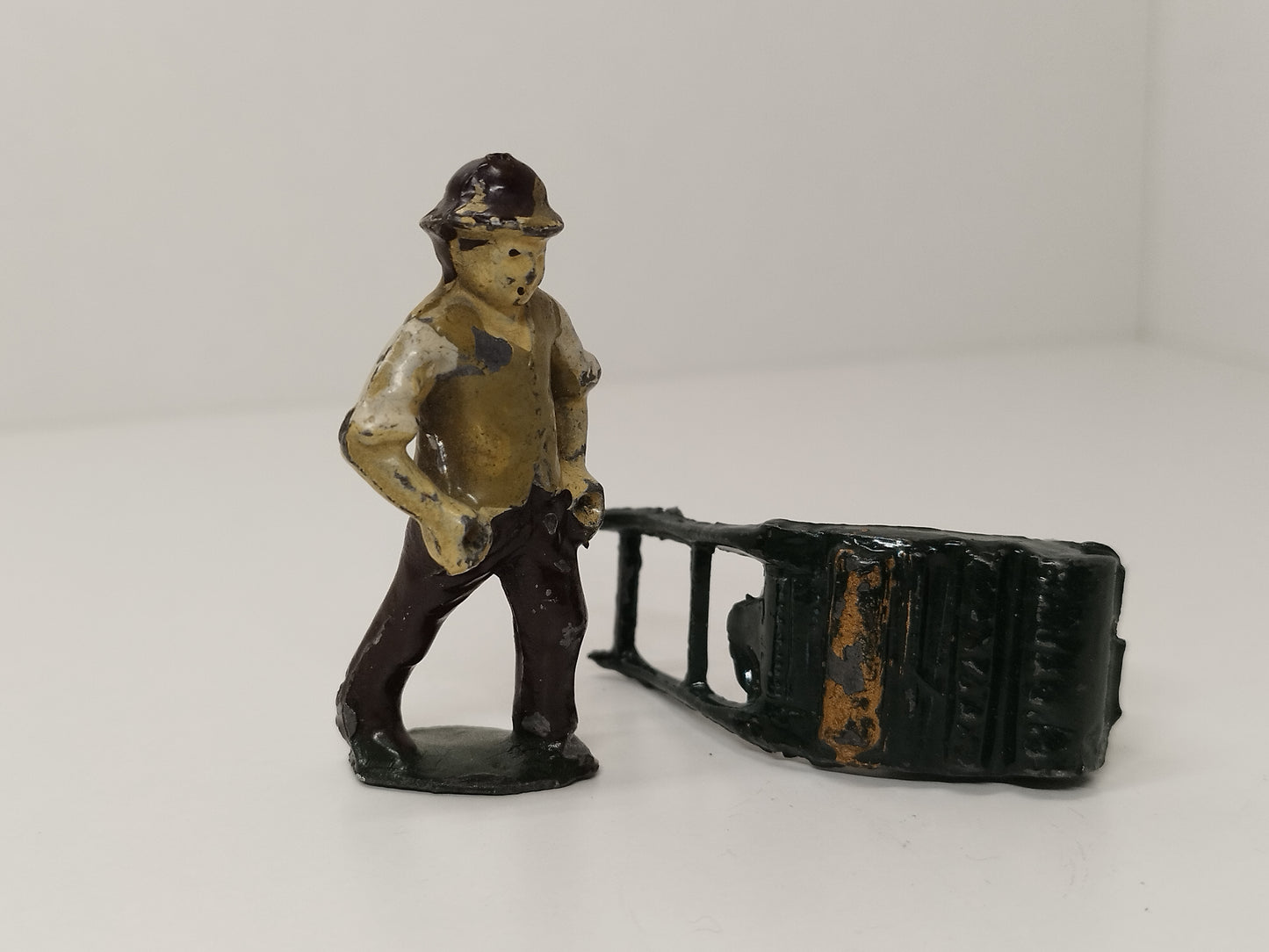 Pixyland Kew "Man with Lawnmower" Pre-War Floral Garden