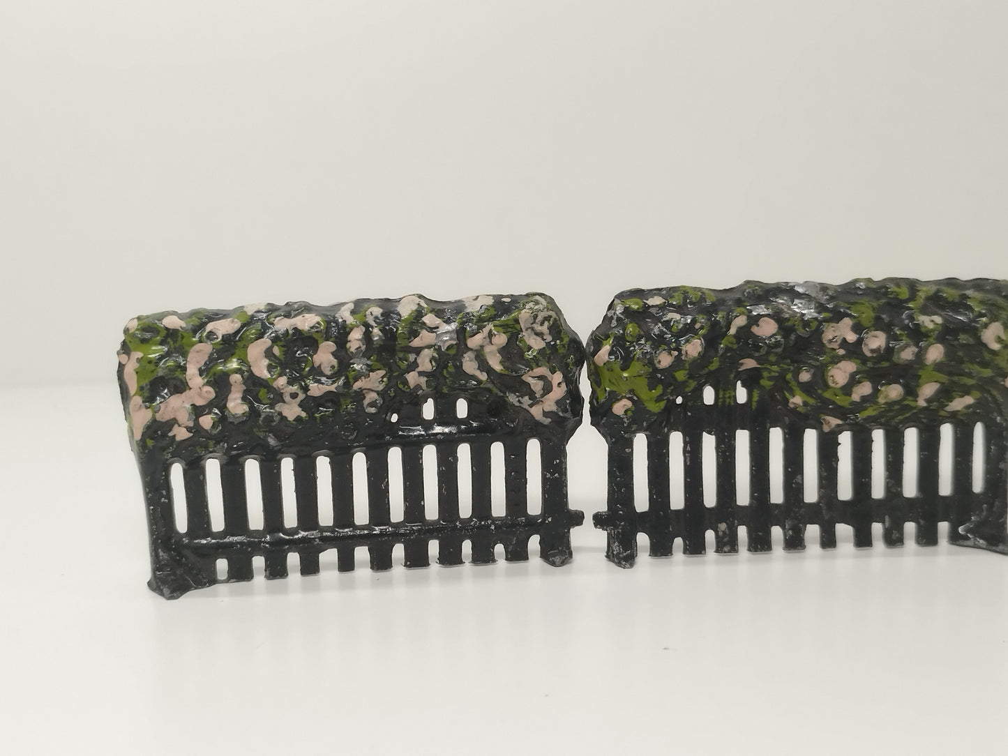 Pixyland Kew Lead Floral Garden Fence with Shrub x 2 - Rare