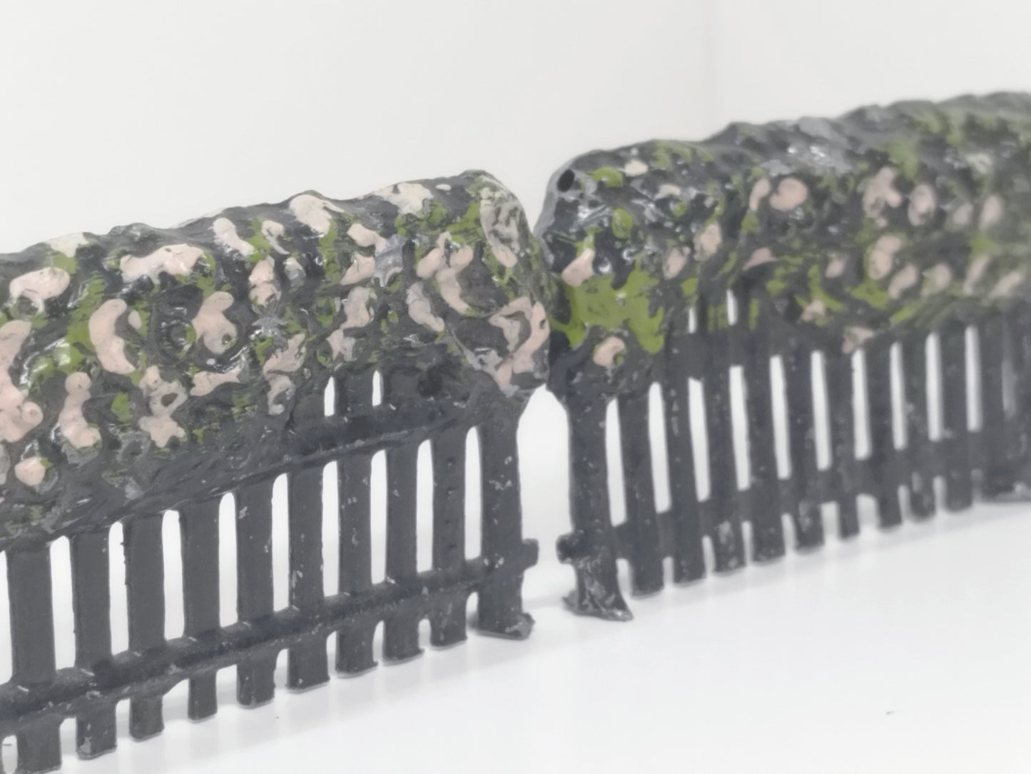 Pixyland Kew Lead Floral Garden Fence with Shrub x 2 - Rare