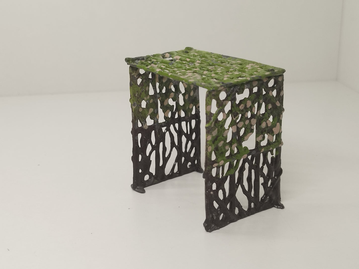 Pixyland Kew Lead Rustic Rose Arch - Prewar Floral Garden Series