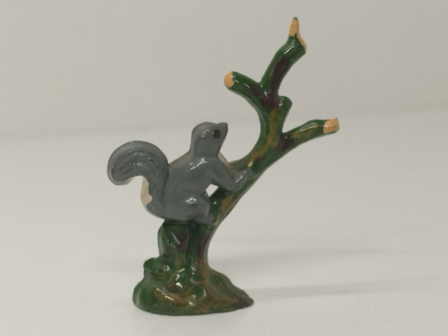 Timpo Lead Floral Garden Squirrel in a Tree - Mint