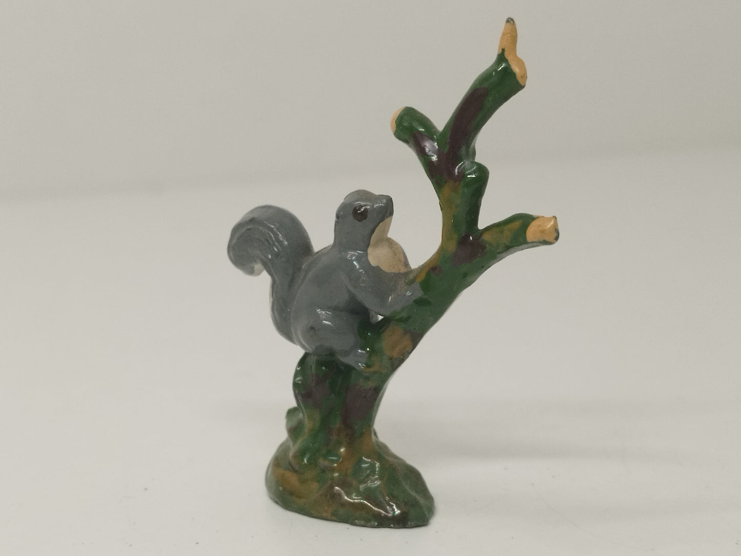 Timpo Lead Floral Garden Squirrel in a Tree - Mint