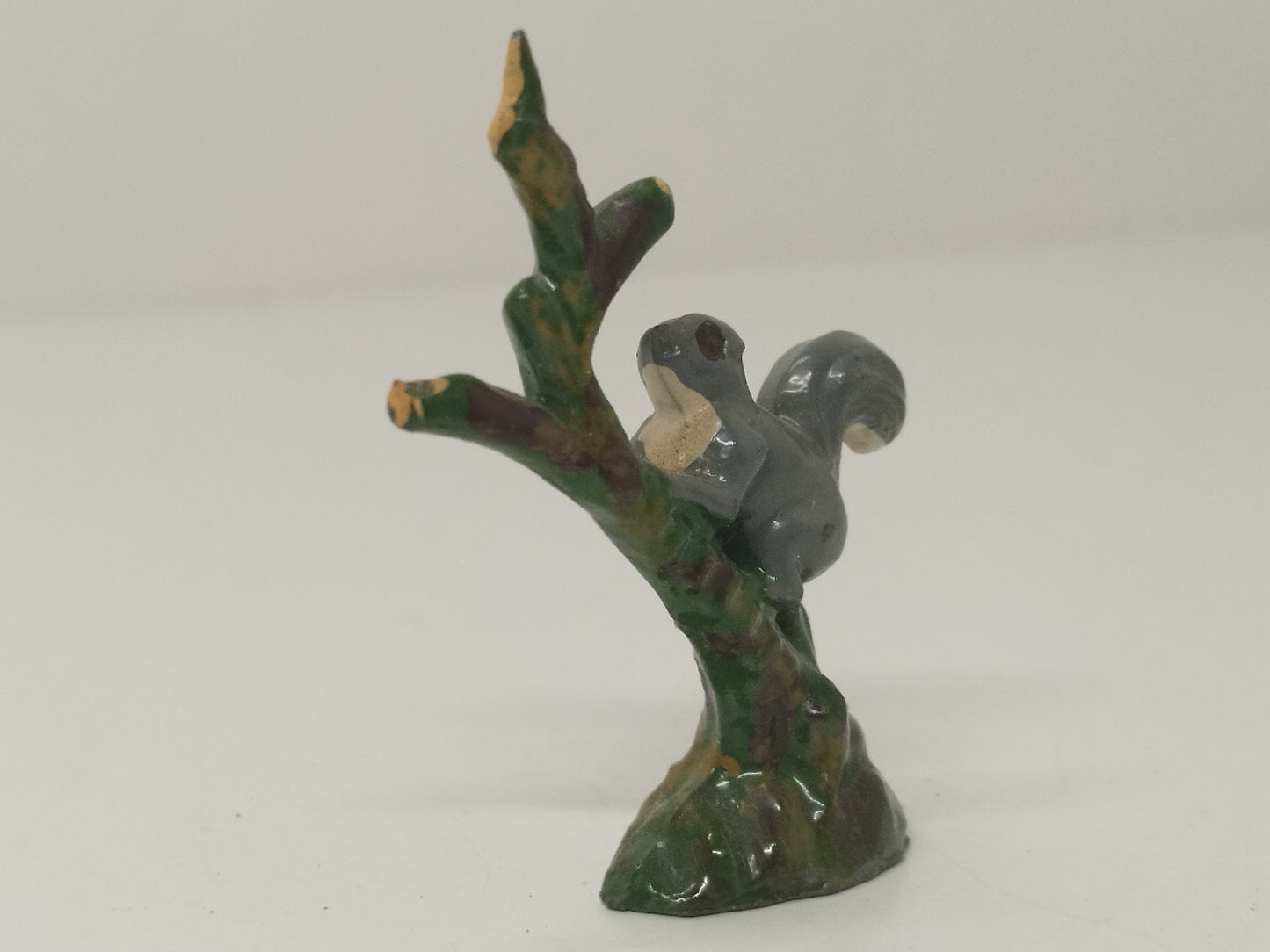 Timpo Lead Floral Garden Squirrel in a Tree - Mint
