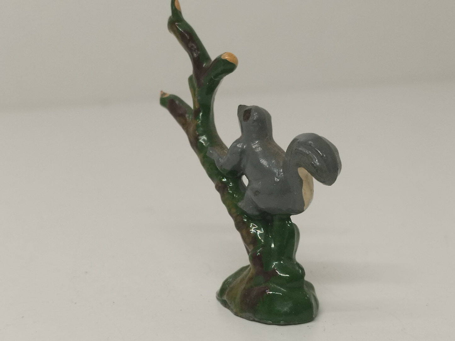 Timpo Lead Floral Garden Squirrel in a Tree - Mint