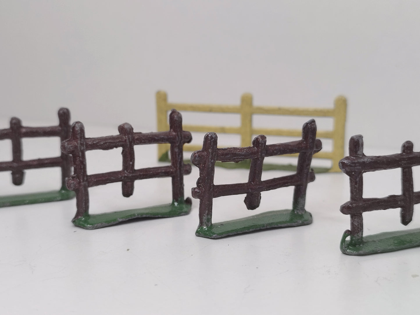 Wendal Wend-Al Lead Garden / Farm Fences x 8