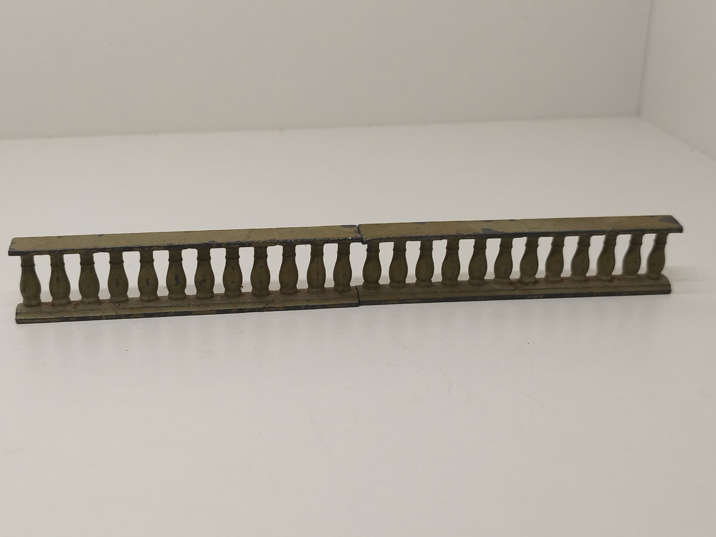 Britains Pre-War Floral Garden Long Balustrade Sections