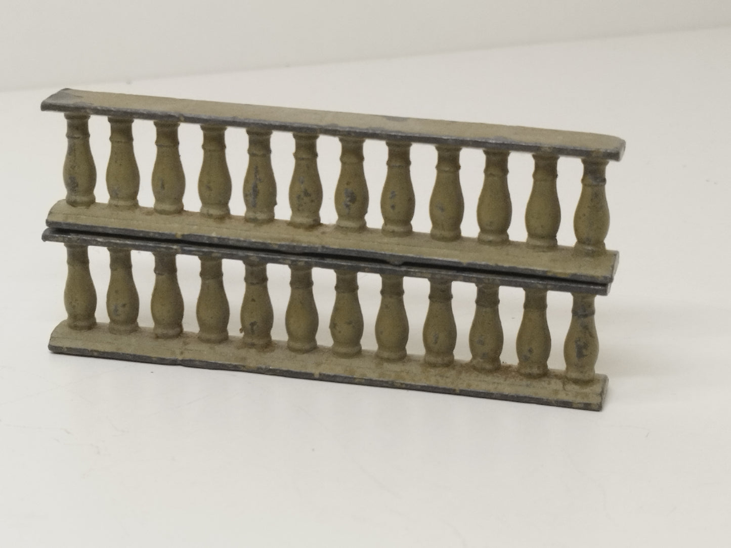 Britains Pre-War Floral Garden Long Balustrade Sections