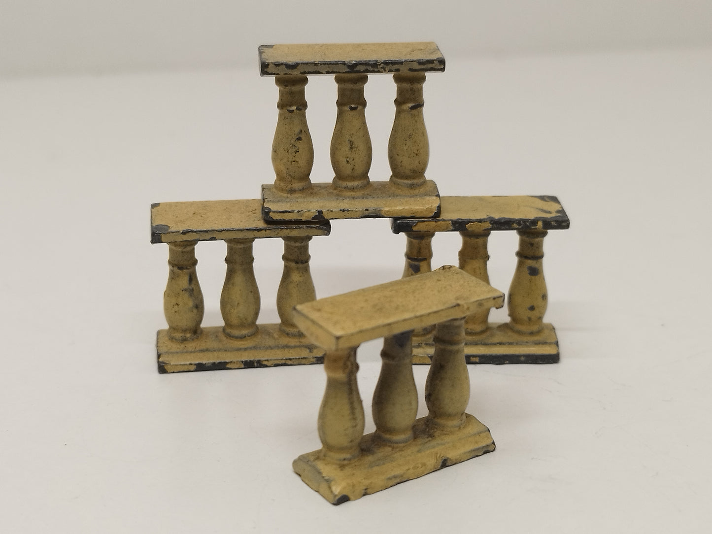 Britains Pre-War Floral Garden Medium Balustrade Sections