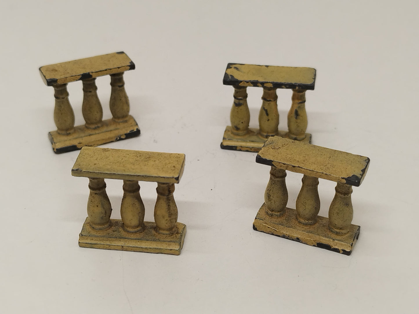 Britains Pre-War Floral Garden Medium Balustrade Sections
