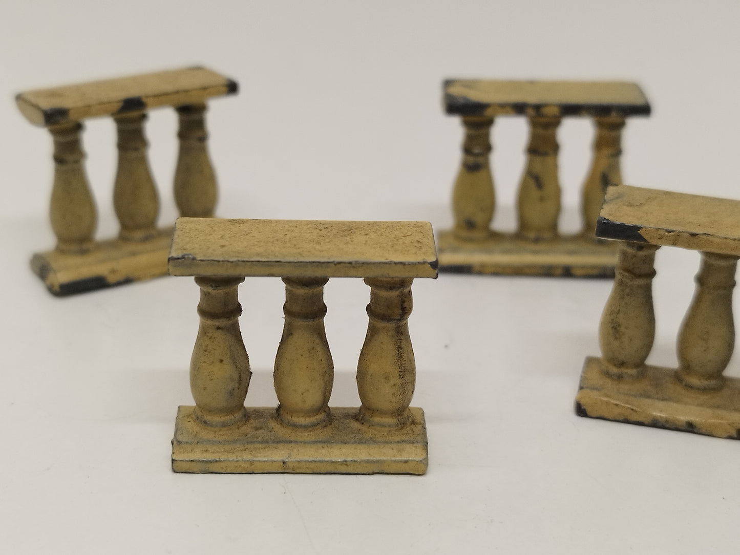 Britains Pre-War Floral Garden Medium Balustrade Sections