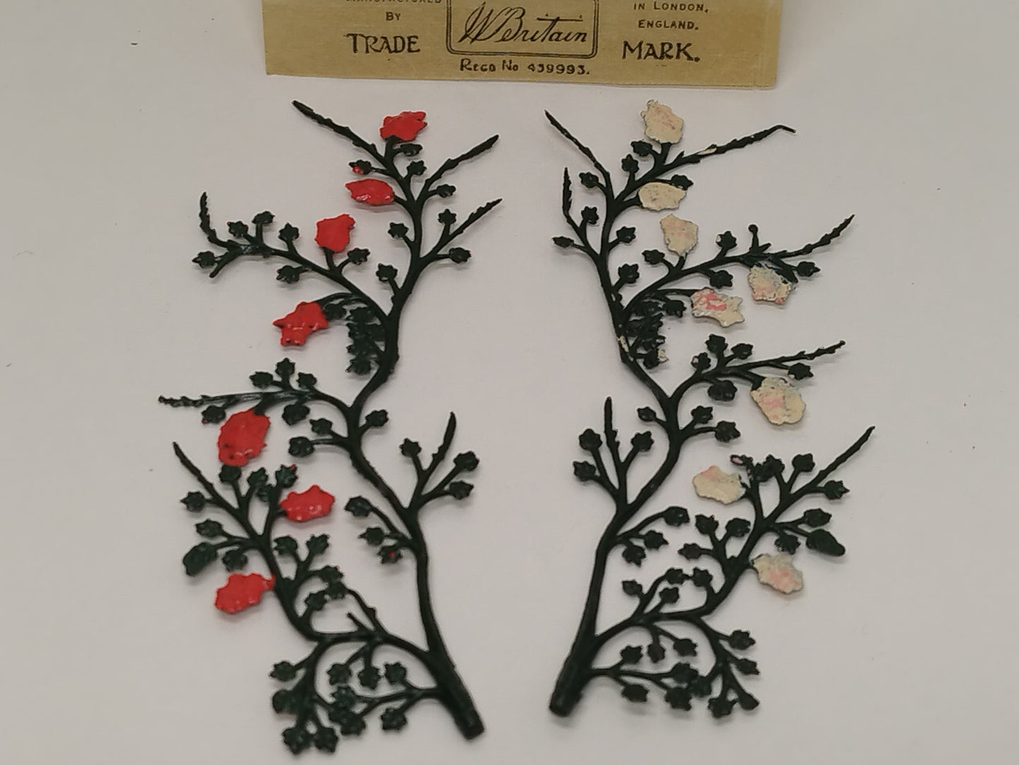 Britains Pre-War Floral Garden Wax Packet Rambler Rose No019 - Red & White
