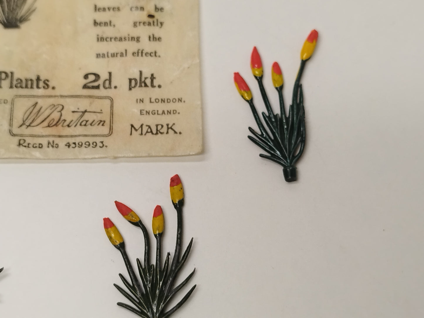 Britains Pre-War Floral Garden Wax Packet Torch Lily / Red Hot Poker No022
