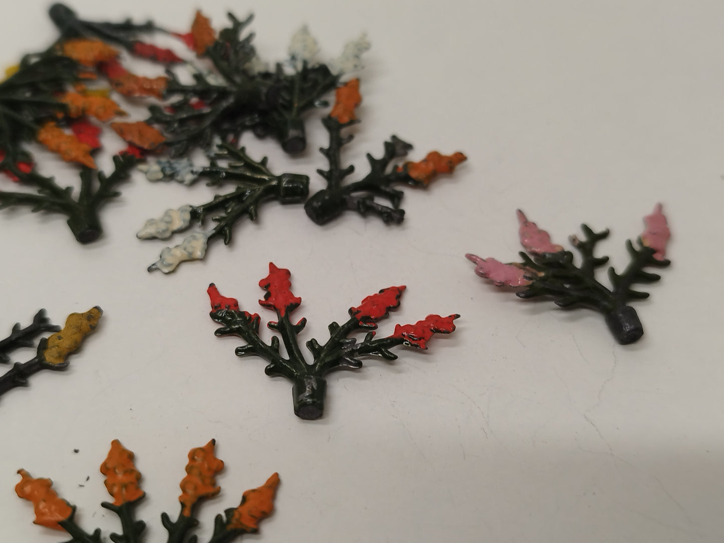 Britains Pre-War Floral Garden Flowers - No035 Wallflower