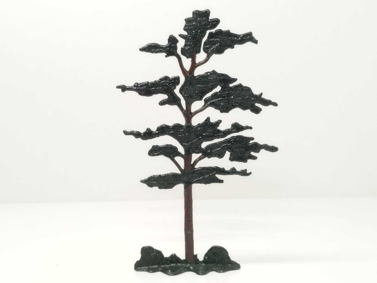 Britains Floral Garden / Home Farm Lead Fir Tree No524