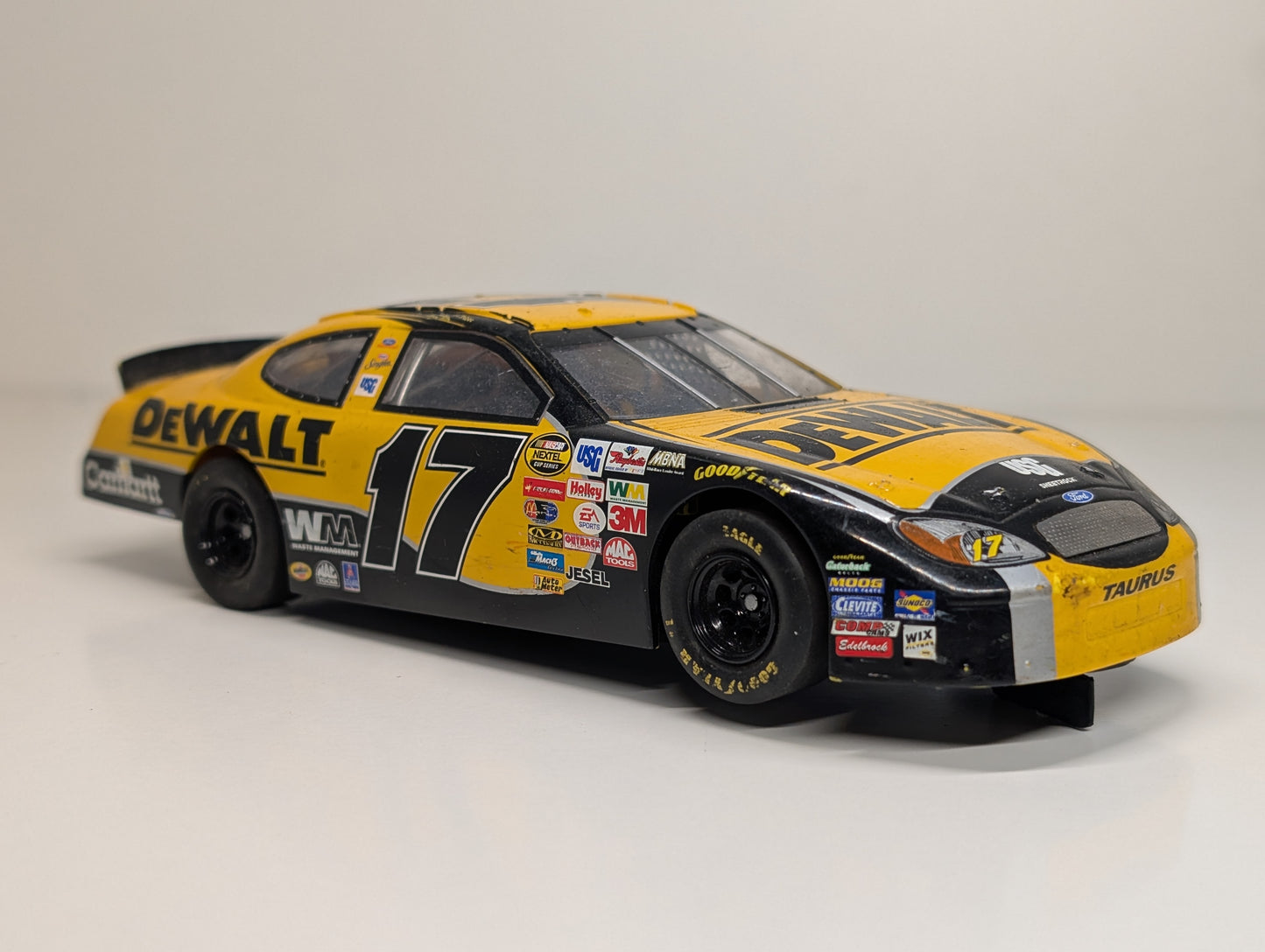 Hornby Scalextric 1/32 Ford Taurus NASCAR #17 Matt Kenseth DeWalt Tools - Yellow Bonnet Version - Scarce!