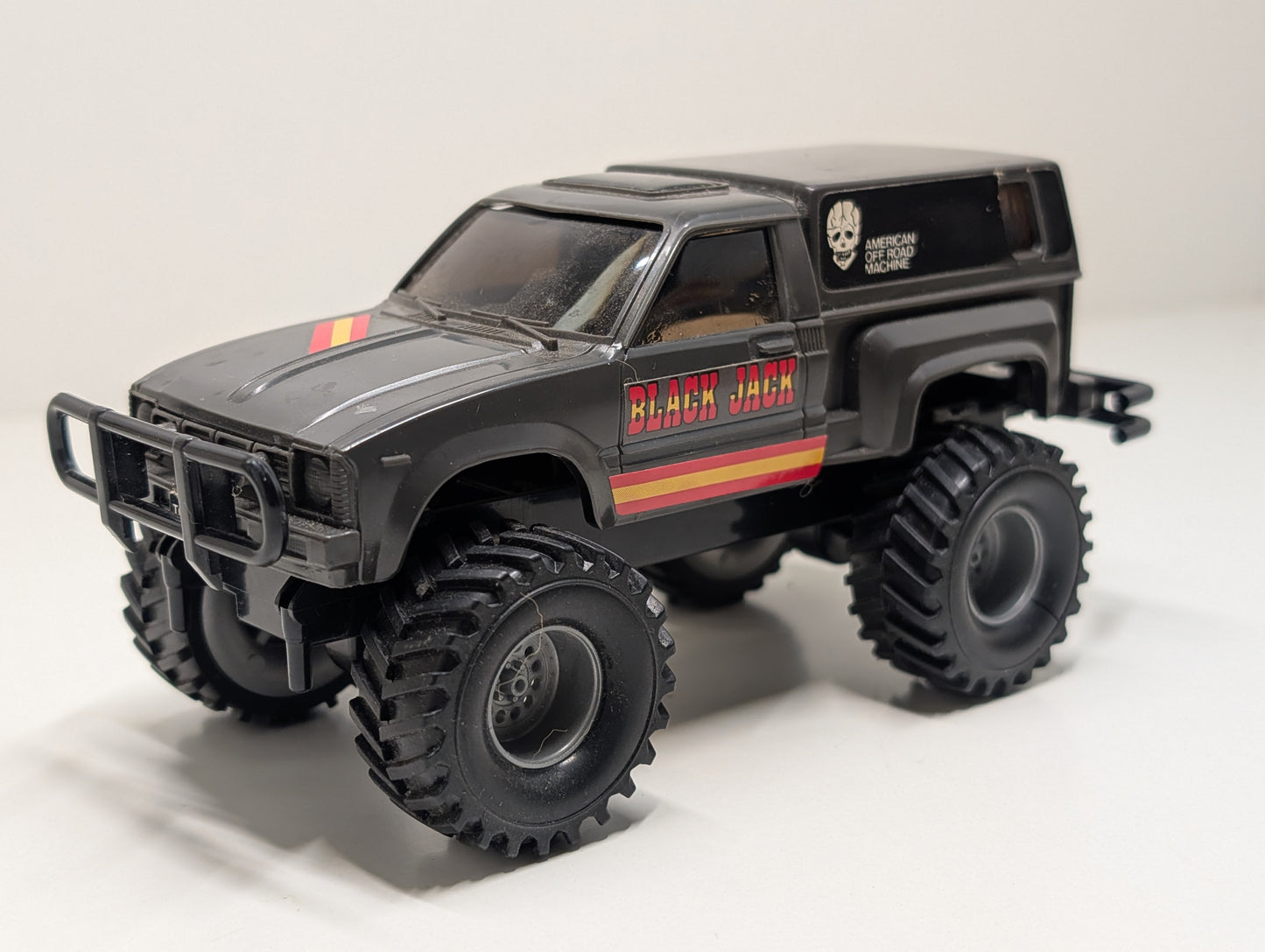 BEN 3202-600 1/32 Monster 4wd Toyota Hi-Lux Motorised Kit - Boxed with Instructions