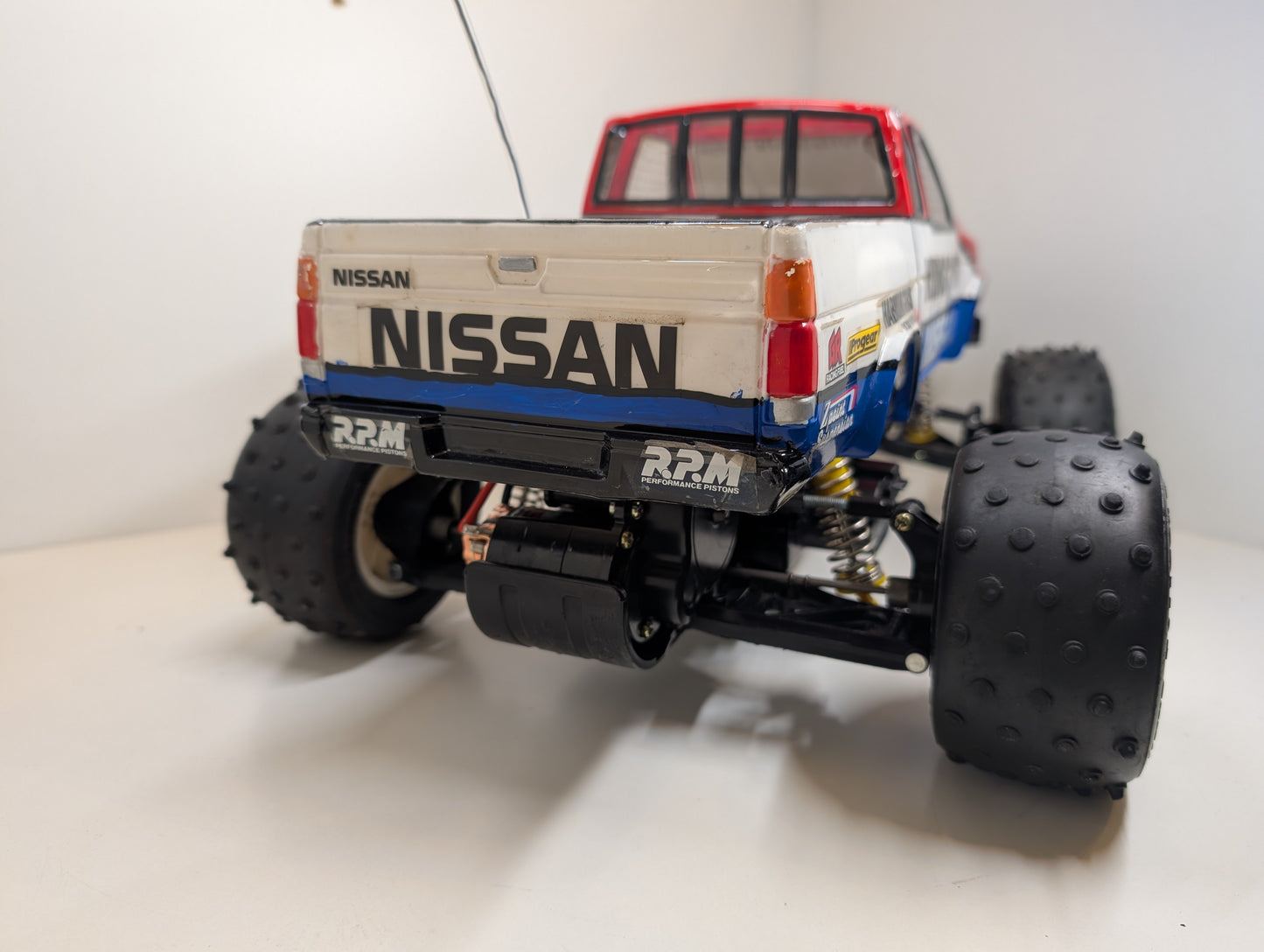 1991 Tamiya 1/10 RC Nissan King Cab Stadium Truck - Original condition