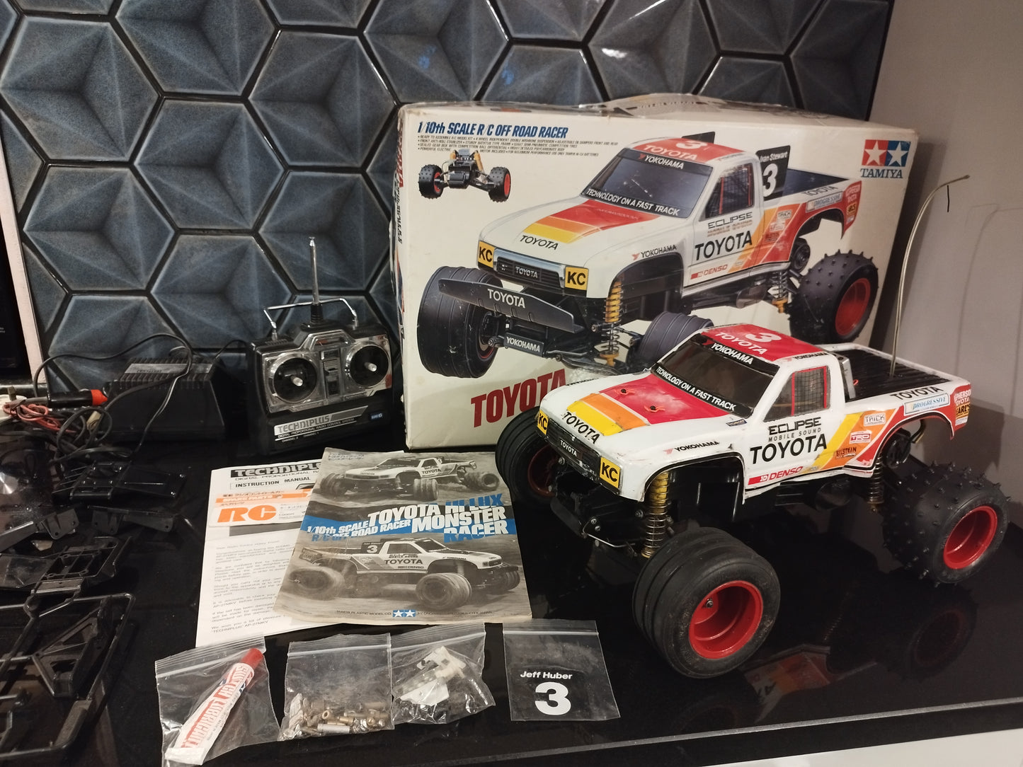 Tamiya 1/10 RC Toyota Hi-Lux Monster Racer 58086 Boxed - Rare