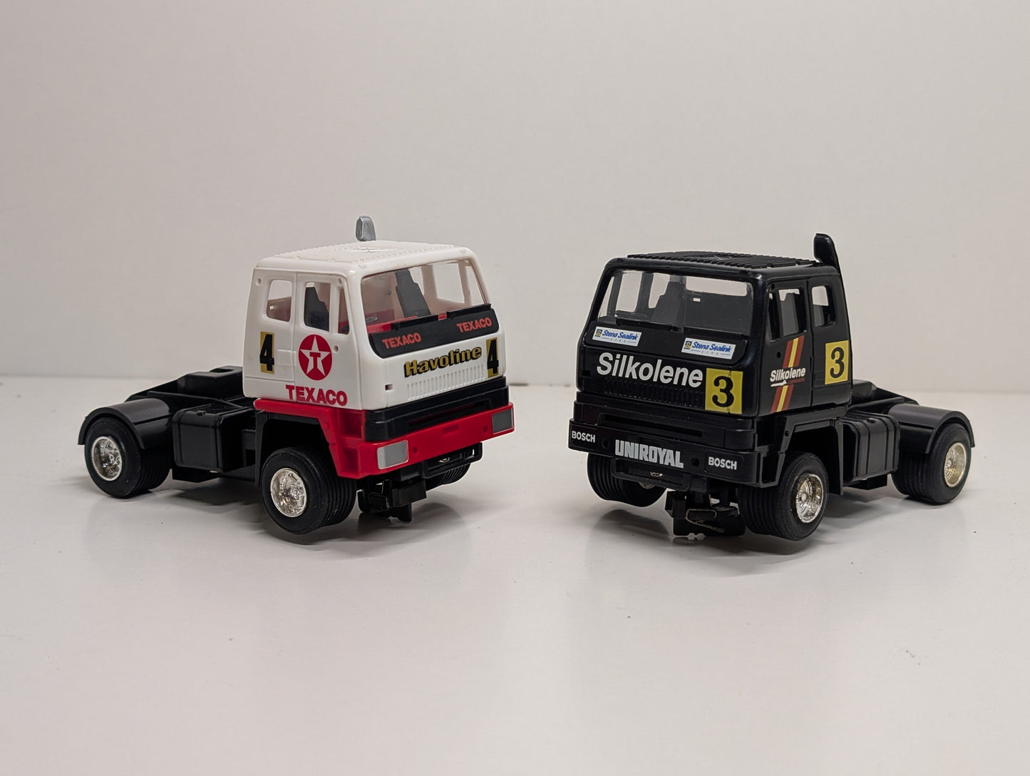 Scalextric C537 Racing Truck Lorry x 2 - Working