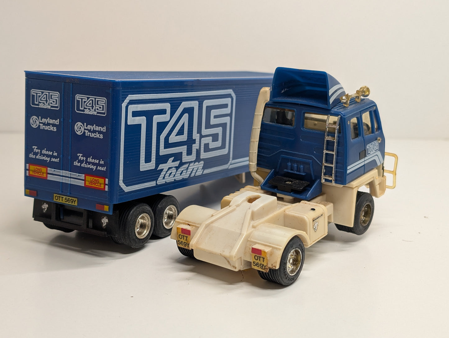 Scalextric C370 Leyland Roadtrain Team T45 with Trailer - Rare!
