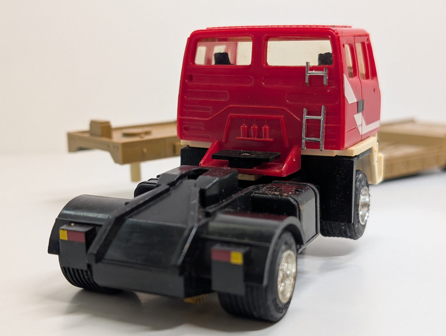 Scalextric C302 Juggernaut Leyland Roadtrain Low Loader - Working