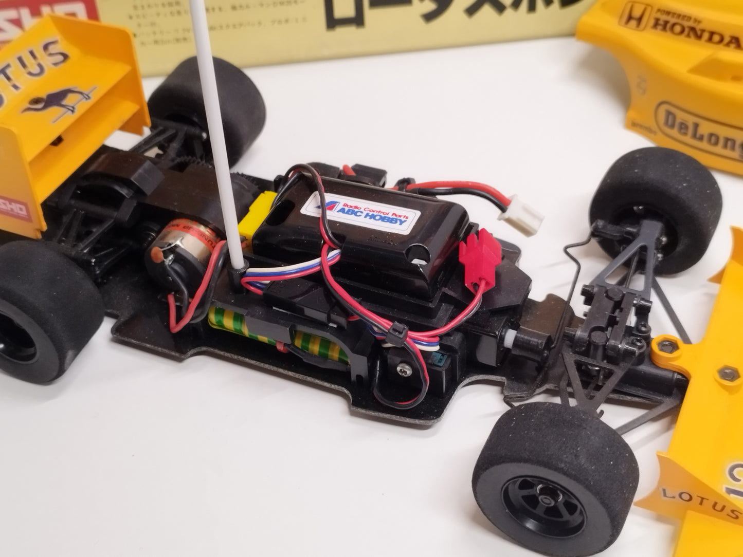 Kyosho 1/18 Scale RC Lotus 99T - Ayrton Senna
