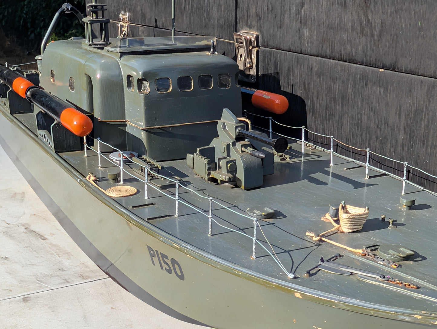 Vintage Radio Controlled Vosper Brave Class Torpedo Boat P150 "Brave Boarderer" - Futaba Radio Gear - Project