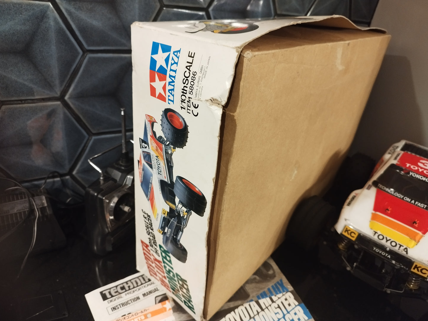 Tamiya 1/10 RC Toyota Hi-Lux Monster Racer 58086 Boxed - Rare
