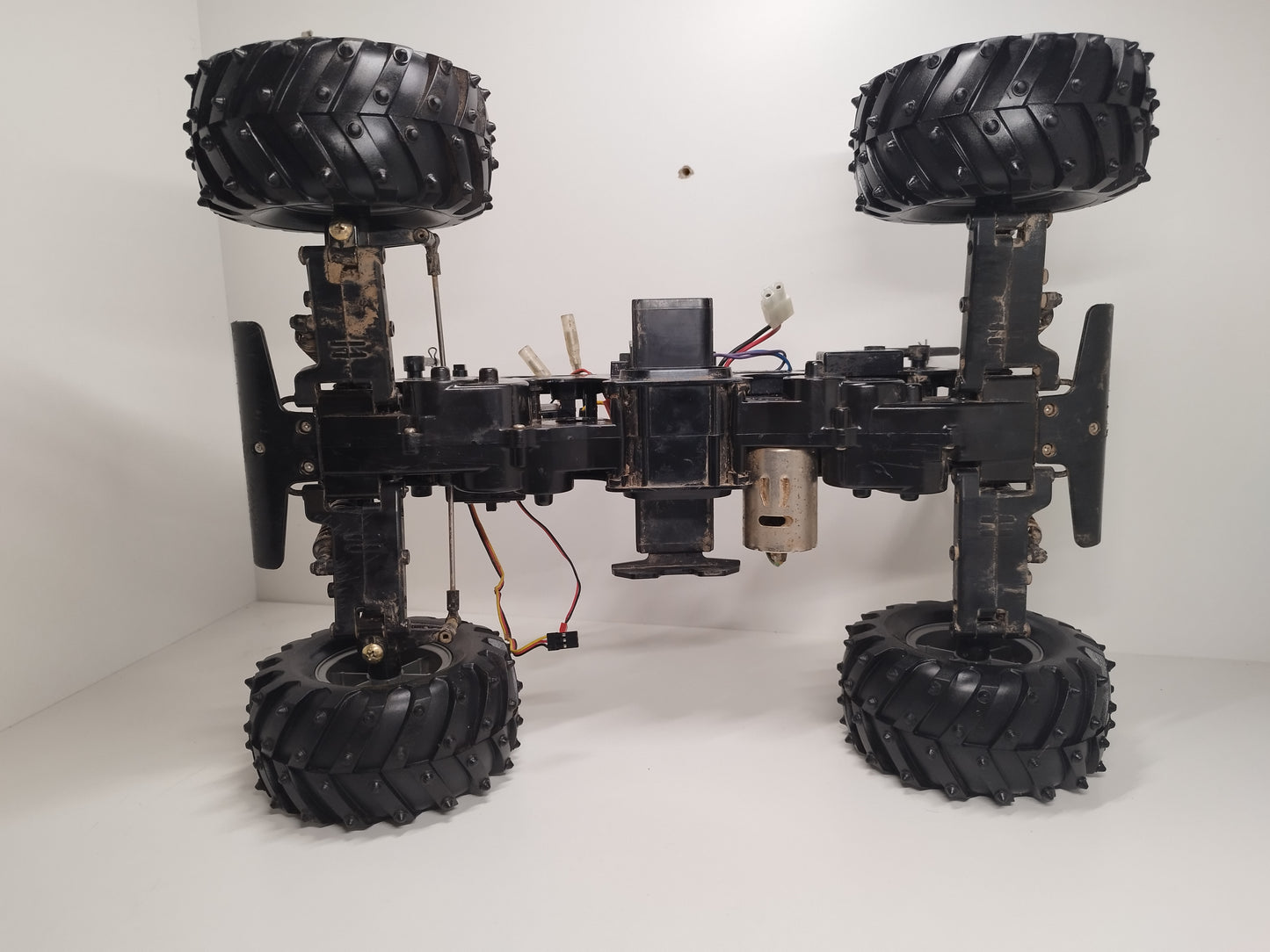 Tamiya 1/10 RC WR-01 Wild Dagger / Twin Detonator / '34 Ford Monster Truck - Project