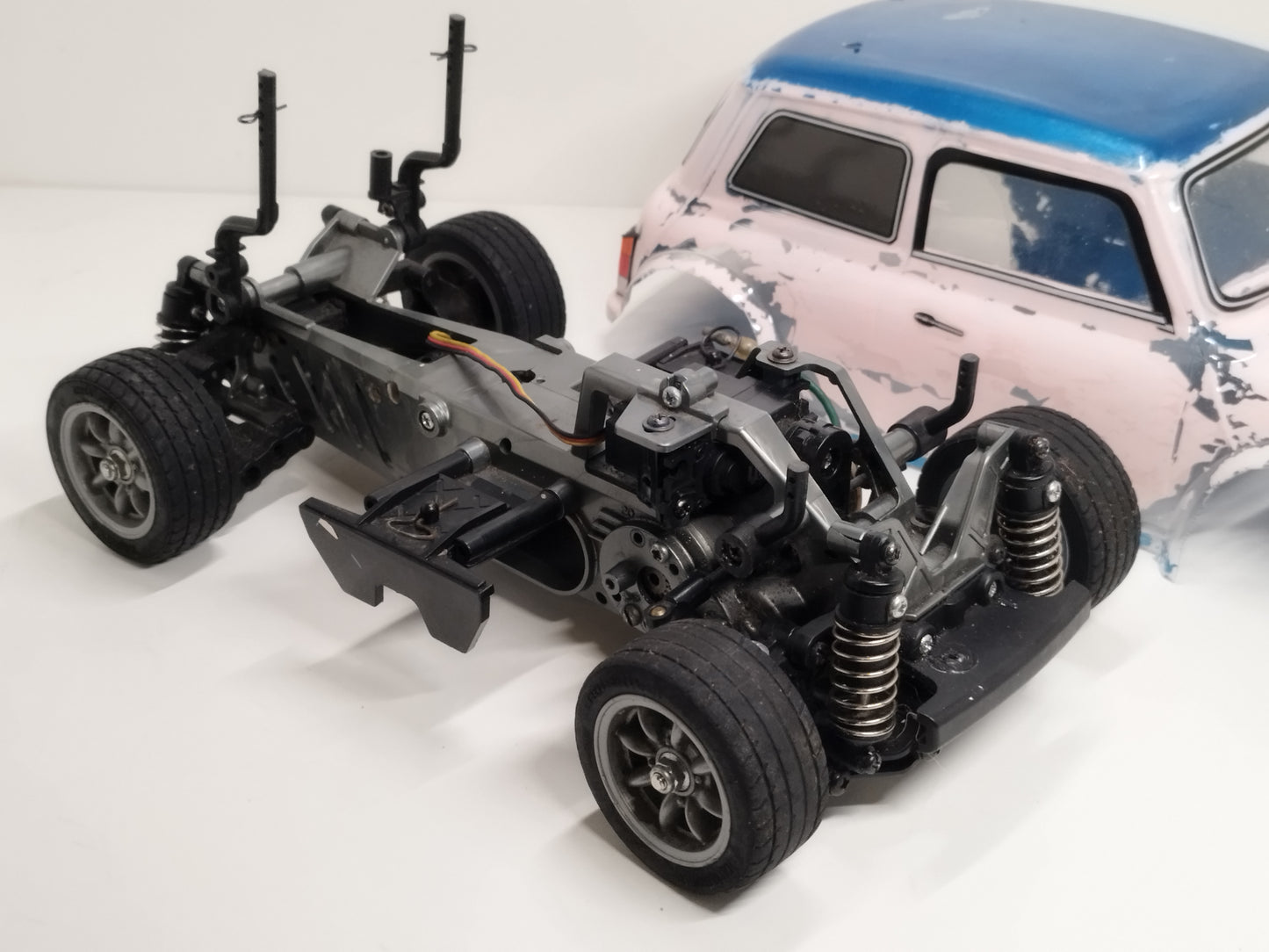 Tamiya 1/10 RC Racing Mini Cooper M-03 Chassis - Roller