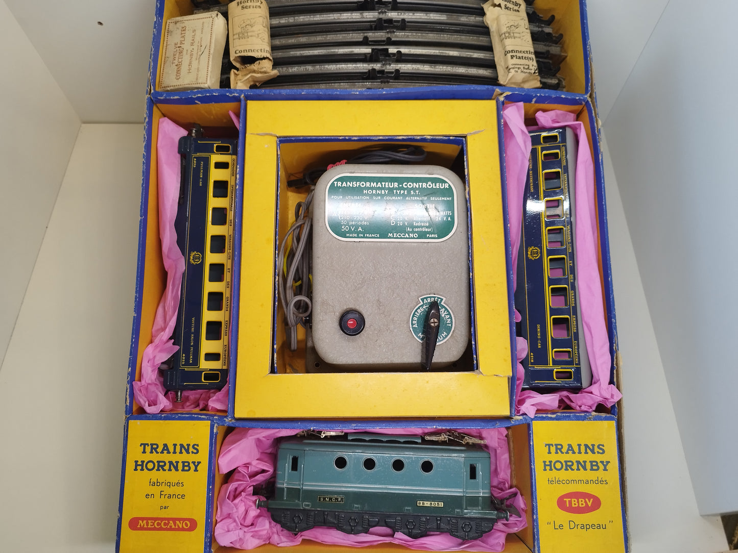 Train Hornby "Le Drapeau" French 20v Overhead Electric Train Set - 1950's