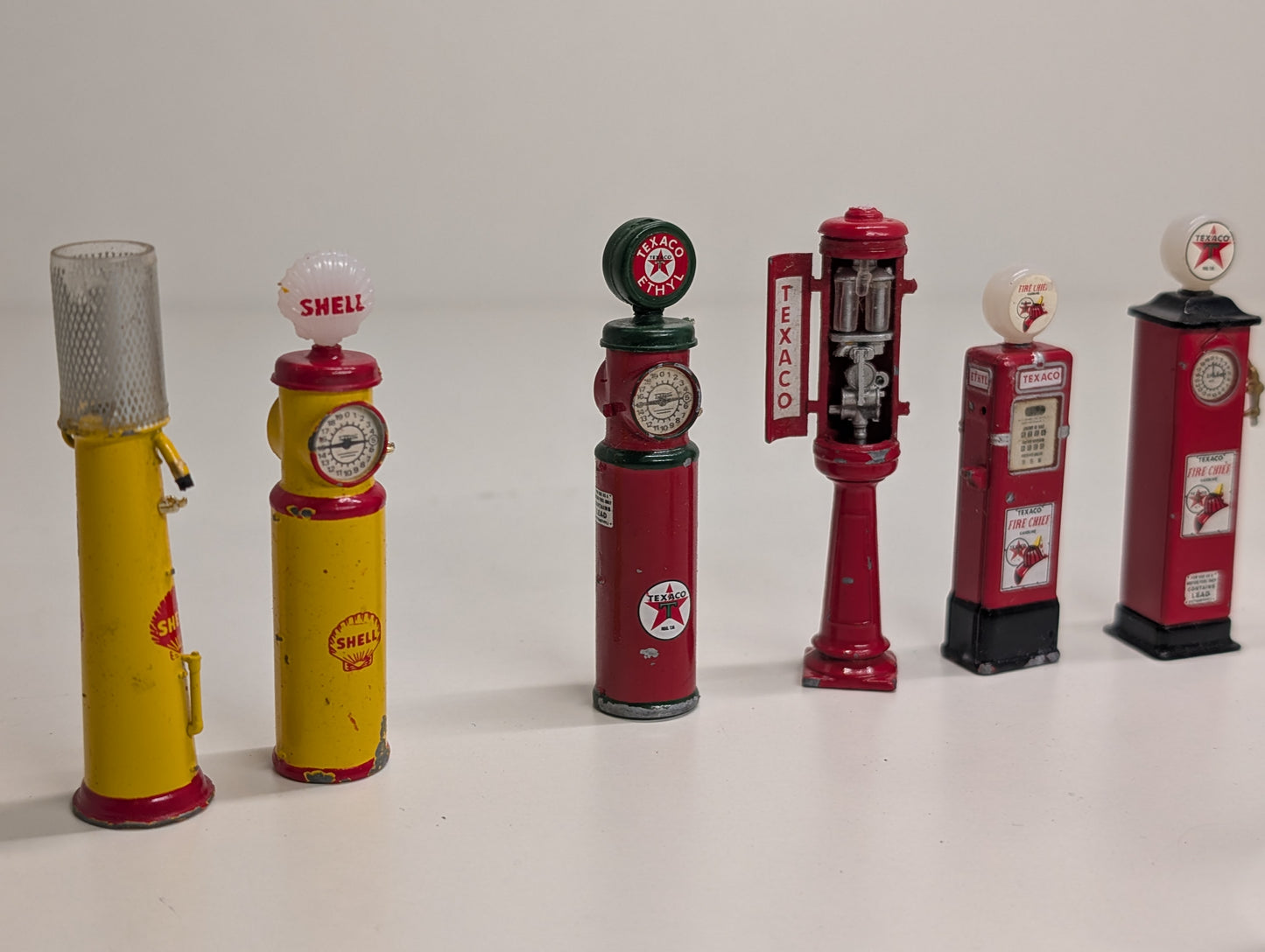 Miniature Diecast Vintage Petrol Pumps - 1/32 Scale