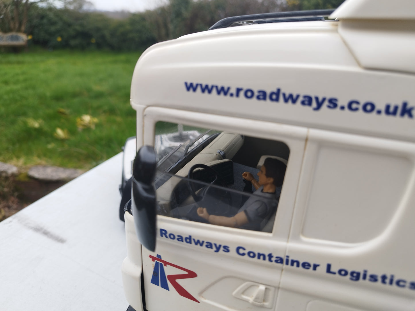 Tamiya 1/14 RC Scania R620 6x4 Truck with Tamiya Maersk Container Trailer - Full MFC