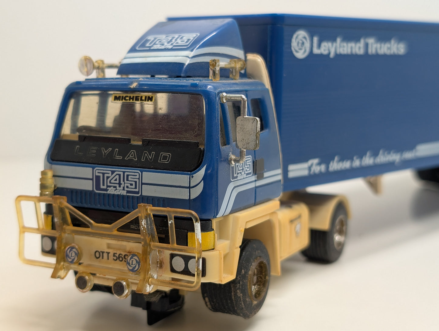Scalextric C370 Leyland Roadtrain Team T45 with Trailer - Rare!