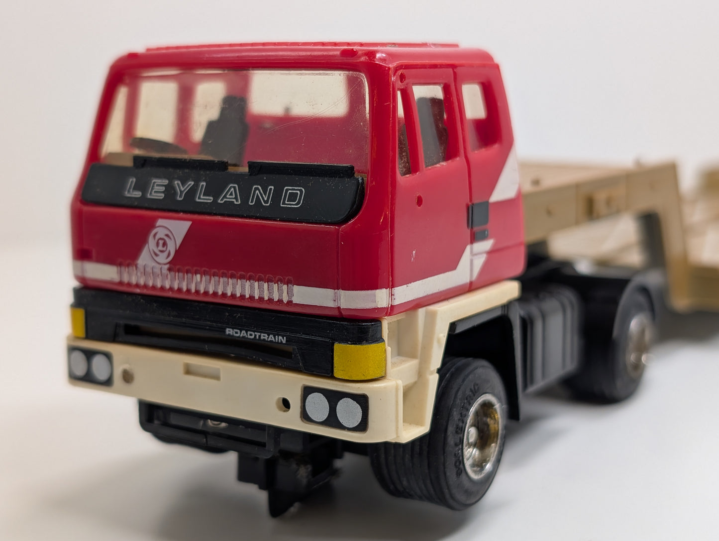 Scalextric C302 Juggernaut Leyland Roadtrain Low Loader - Working