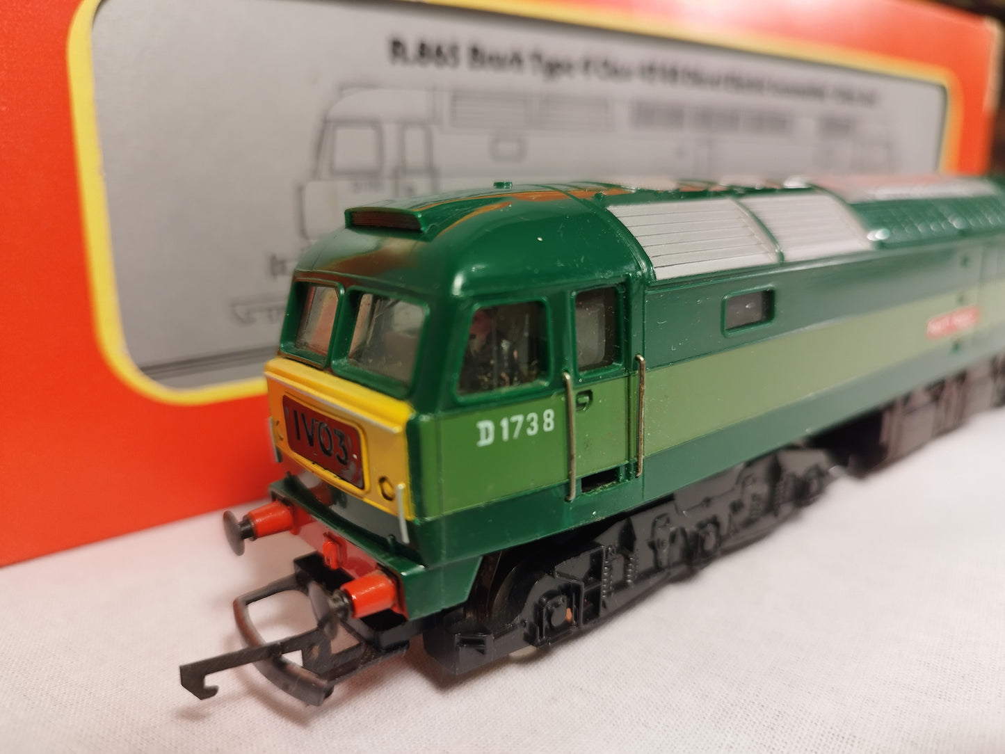 Hornby OO Gauge Brush Type 4 Diesel Electric "Penrith Beacon" D1738