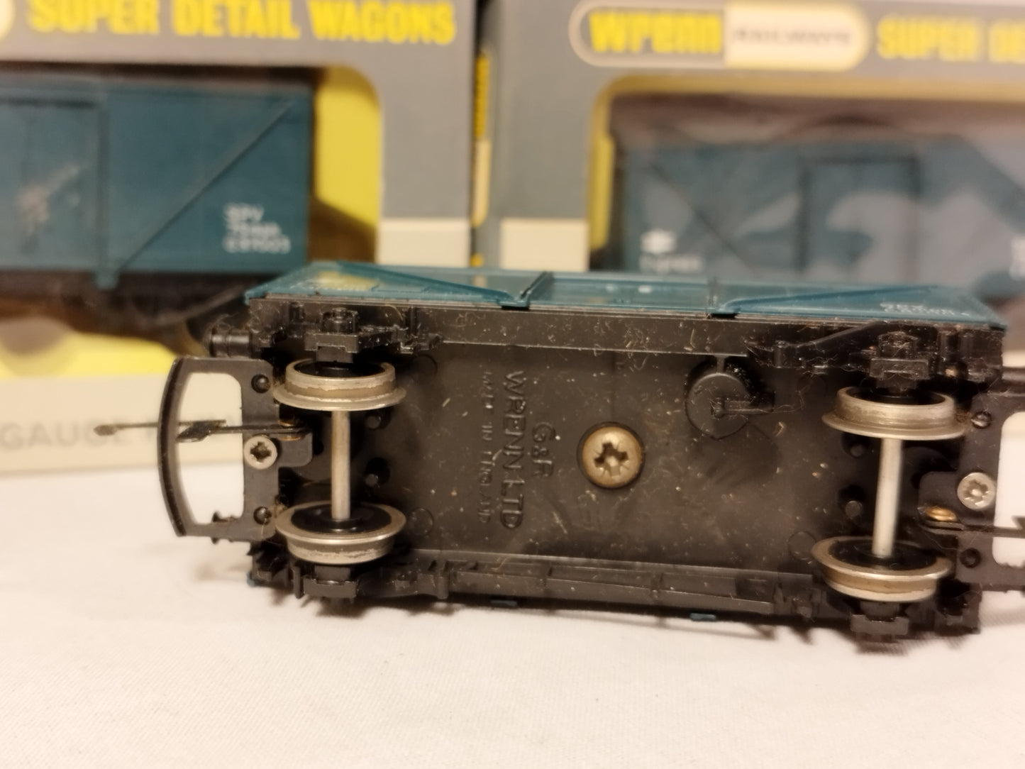 Wrenn OO Gauge BR Express Parcels Van W5012