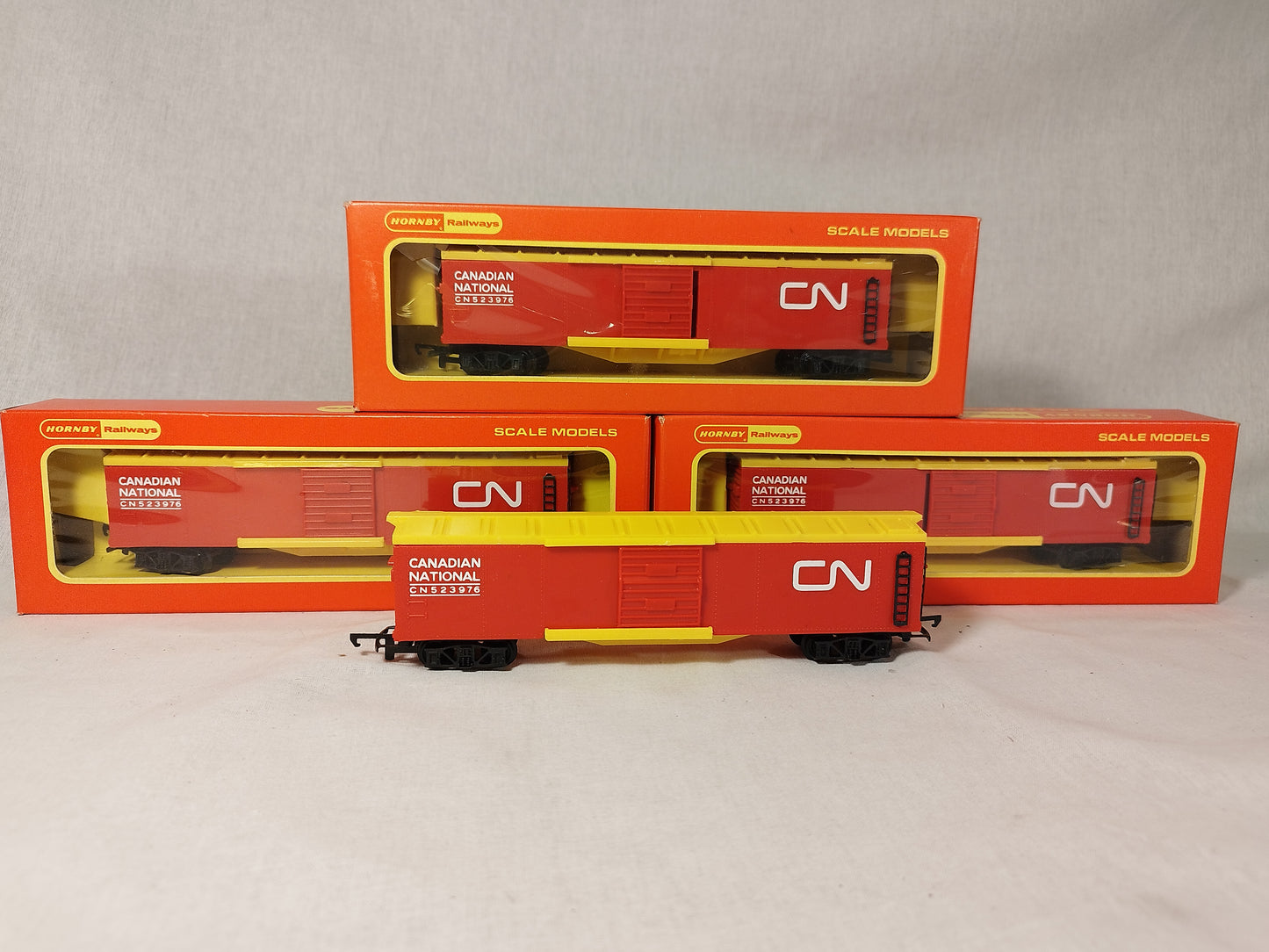 Hornby OO Gauge Canadian National CN Box Car Fourgon R1361 - Import Only Rare!