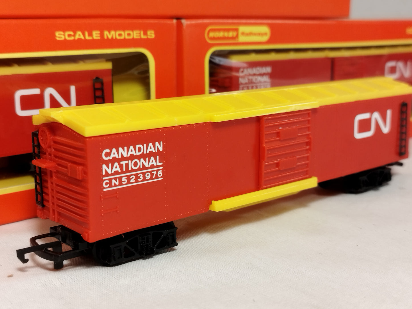 Hornby OO Gauge Canadian National CN Box Car Fourgon R1361 - Import Only Rare!