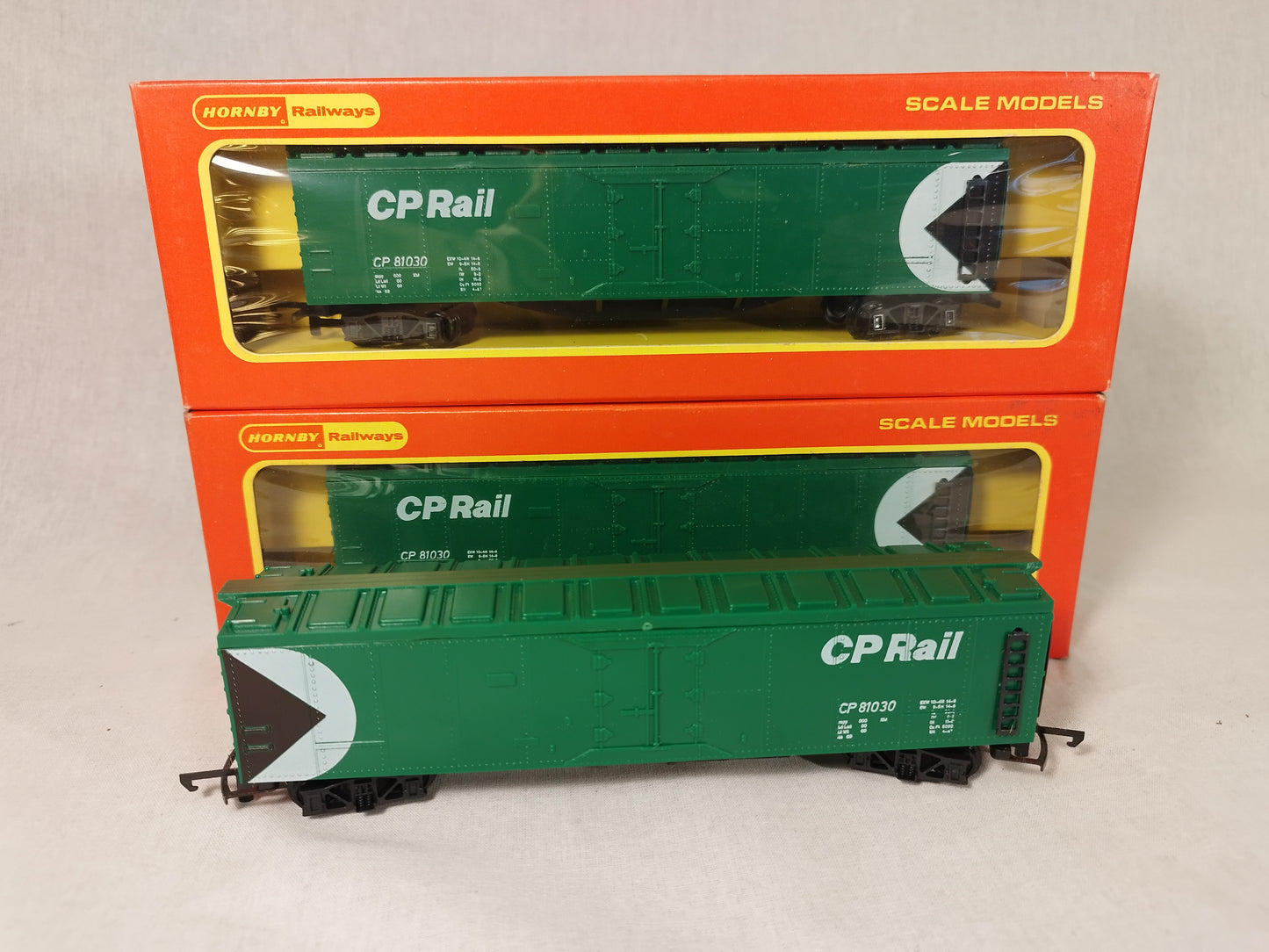 Hornby OO Gauge Canadian CP Rail Newsprint Box Car - Papier Journal R1353 Import Only Rare!