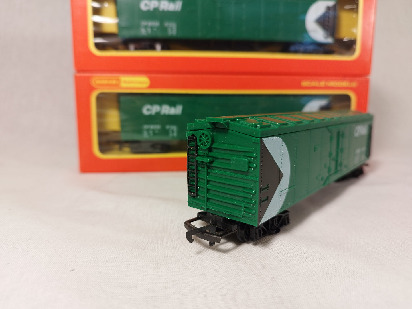 Hornby OO Gauge Canadian CP Rail Newsprint Box Car - Papier Journal R1353 Import Only Rare!