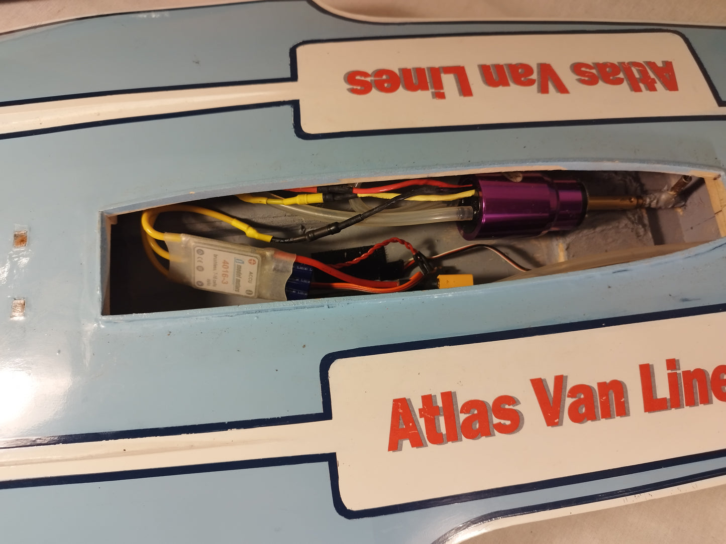 Atlas Van Lines Unlimited Hydroplane RC Brushless Motor and ESC.