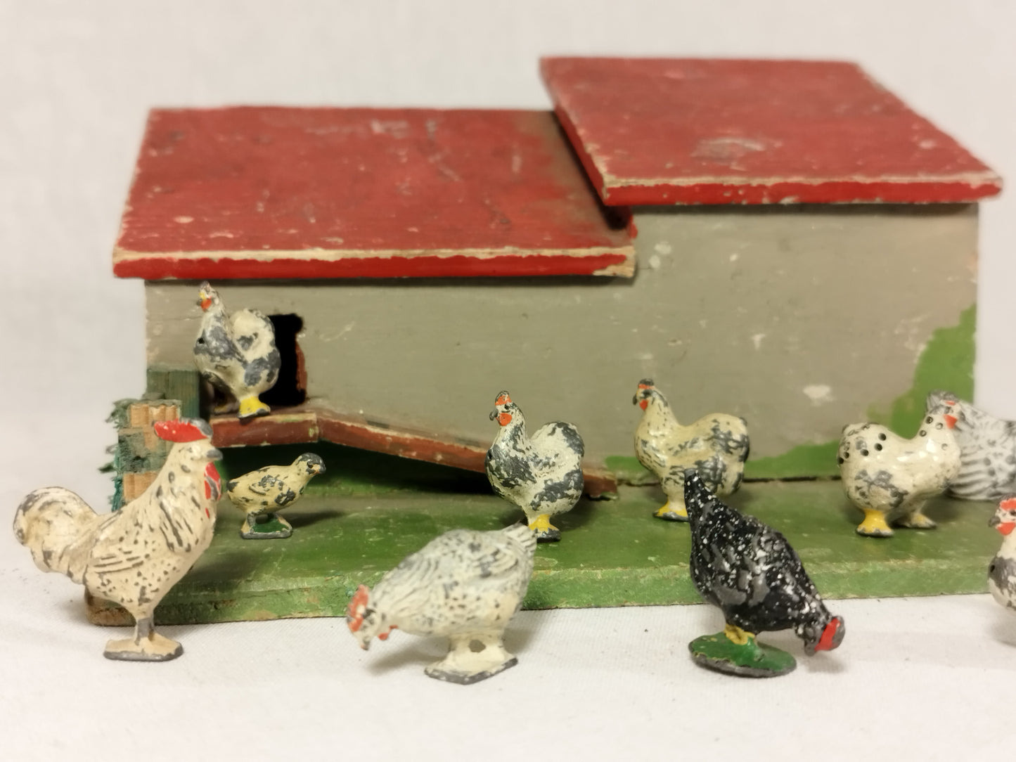 Britains Farm Lead Hens, Cockerel and Henhouse - Pre War