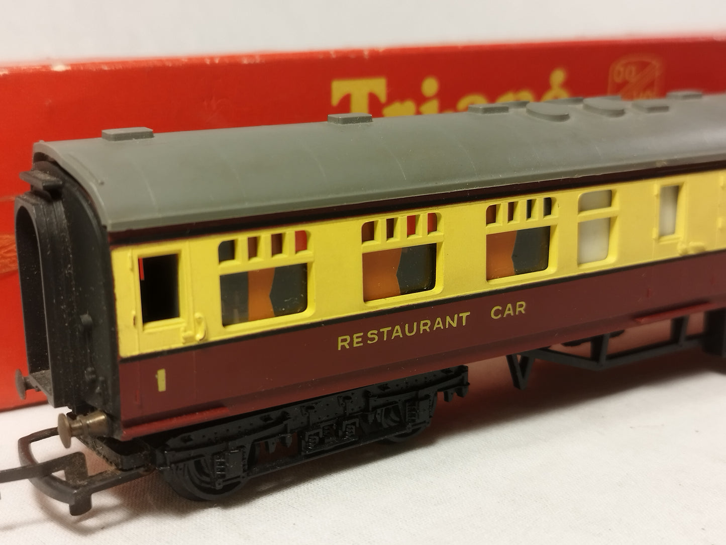 Triang Railways OO Gauge R229 Restaurant Car rn2401