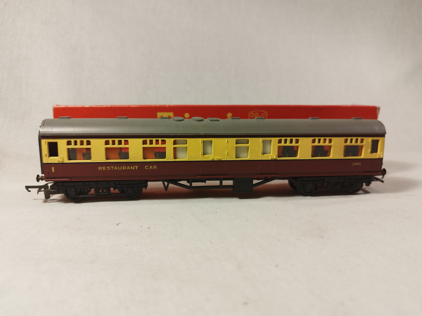 Triang Railways OO Gauge R229 Restaurant Car rn2401